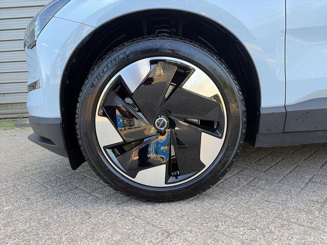 Volvo EX30 Single Motor Extended Range Plus 69 kWh / dodehoekdetectie / Achteruitrijcamera / Cruise control /
