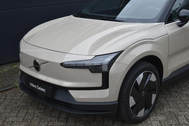 Volvo EX30 Single Motor Extended Range Plus Europa 69 kWh | Harman Kardon Soundbar | Adaptieve Cruise Control | Google Navigatie | Elektrische voorstoelen met Memory | Climate Pack | Parkeersensoren voor en achter | Parkeercamera achter |