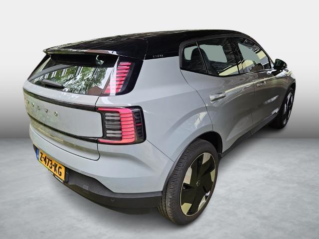 Volvo EX30 Single Motor Extended Range Plus 69 kWh | Stoel en Stuurverwarming | Adaptieve Cruise Control | BLIS | DAB+ | Keyless Entry | Parkeercamera |