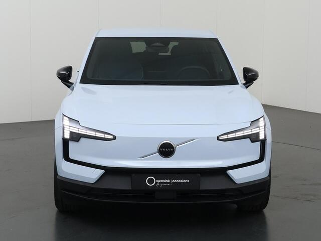 Volvo EX30 Single Motor Extended Range Plus 69 kWh | warmtepomp | Dodehoekdetectie | Achteruitrijcamera | Stoelverwarming | Stuurwielverwarming | Cruise control adaptief |