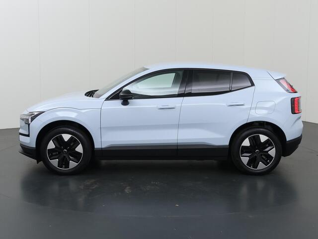 Volvo EX30 Single Motor Extended Range Plus 69 kWh | warmtepomp | Dodehoekdetectie | Achteruitrijcamera | Stoelverwarming | Stuurwielverwarming | Cruise control adaptief |