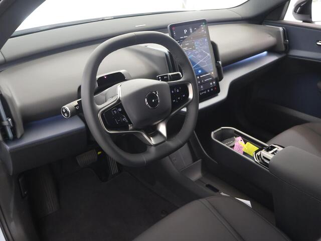 Volvo EX30 Single Motor Extended Range Plus 69 kWh | warmtepomp | Dodehoekdetectie | Achteruitrijcamera | Stoelverwarming | Stuurwielverwarming | Cruise control adaptief |