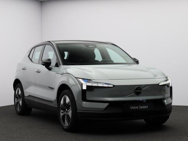 Volvo EX30 Single Motor Plus Automaat / Verwarmde voorstoelen / Verwarmd stuurwiel / Glossy zwart dak / Google Maps Navi