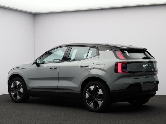 Volvo EX30 Single Motor Plus Automaat / Verwarmde voorstoelen / Verwarmd stuurwiel / Glossy zwart dak / Google Maps Navi