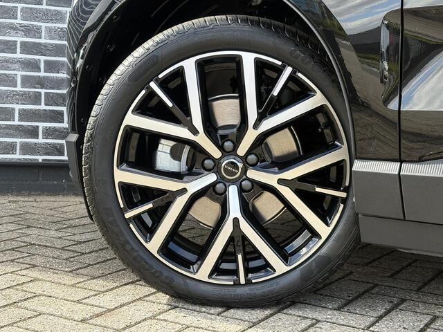 Volvo EX30 P5 Long Range Plus Black Edition Europa 69 kWh | 20" | Adaptieve Cruise Control | Parkeersensoren voor + achter | Stoel & stuurwiel verwarmd | Elektr. verstelbare voorstoelen | Harman Kardon Audio |