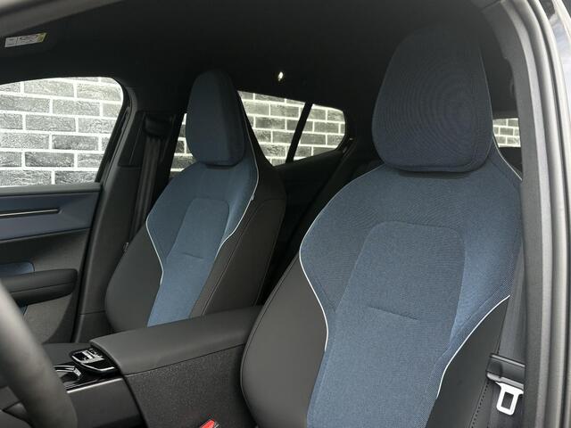 Volvo EX30 P5 Long Range Plus Black Edition Europa 69 kWh | 20" | Adaptieve Cruise Control | Parkeersensoren voor + achter | Stoel & stuurwiel verwarmd | Elektr. verstelbare voorstoelen | Harman Kardon Audio |