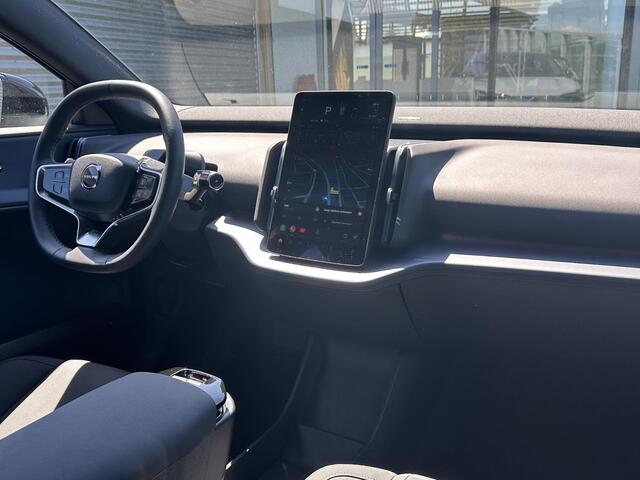 Volvo EX30 Single Motor Plus 51 kWh Automaat, Zwart dak, Stoel- en stuurwielverwarming, Warmtepomp, Metallic lak, Harman Kardon audio, Climate control, Driver assist, Pilot assist, BLIS