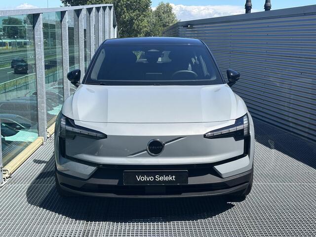 Volvo EX30 Single Motor Plus 51 kWh Automaat, Climate line, Stoel-en stuurwielverwarming, Warmtepomp, Zwart dak, Driver assist, Pilot assist, Adaptive cruise, BLIS