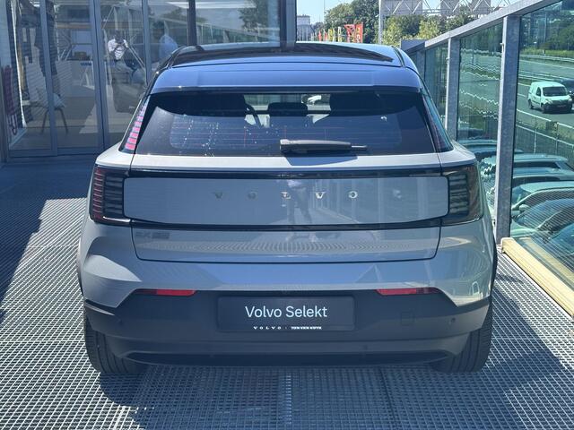 Volvo EX30 Single Motor Plus 51 kWh Automaat, Climate line, Stoel-en stuurwielverwarming, Warmtepomp, Zwart dak, Driver assist, Pilot assist, Adaptive cruise, BLIS
