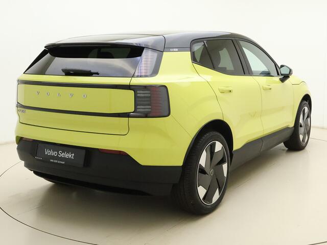 Volvo EX30 Extended Range Plus 69 kWh / Stoel/- en stuurverwarming / Harman & Kardon audio / Elektrische achterklep / 19 inch / Getint glas /