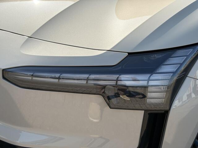 Volvo EX30 P3 Plus Europa 51 kWh | Adaptive Cruise | BLIS | Parkeercamera | Harman/Kardon | Elektrisch verstelbare stoelen | Stuur en Stoelverwarming | DAB |