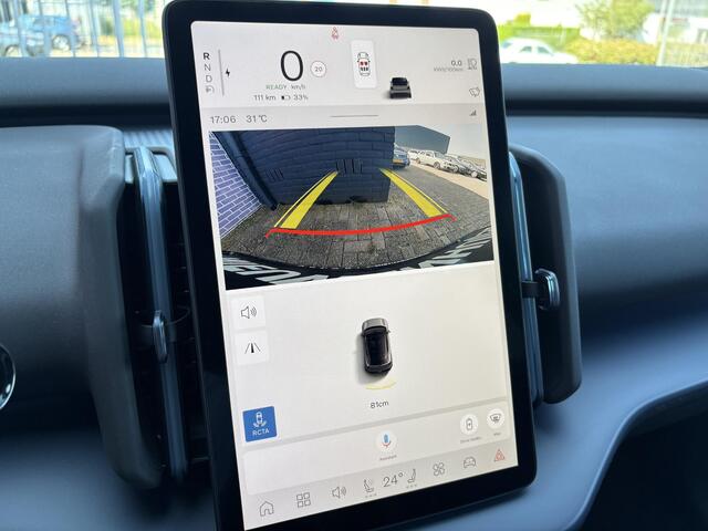 Volvo EX30 P3 Plus Europa 51 kWh | Adaptive Cruise | BLIS | Parkeercamera | Harman/Kardon | Elektrisch verstelbare stoelen | Stuur en Stoelverwarming | DAB |