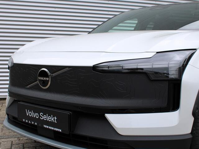 Volvo EX30 Cross Country P5 Long Range Ultra Automaat / Panoramadak / Privacy Glass / Donker interieur / 360* camera / Google Maps