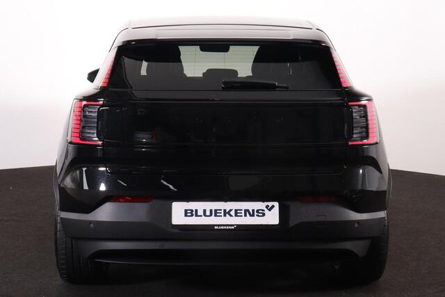 Volvo EX30 Twin Motor Perfrmance Plus Europa 69 kWh - Black Edition - IntelliSafe Assist - Intellisafe Surround - Verwarmde voorstoelen & stuur - Elektr. bedienb. voorstoelen met geheugen - Draadloze tel. lader - Extra getint glas - Inklapbare trekhaak - 21'' LMV