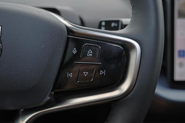 Volvo EX30 Twin Motor Perfrmance Plus Europa 69 kWh - Black Edition - IntelliSafe Assist - Intellisafe Surround - Verwarmde voorstoelen & stuur - Elektr. bedienb. voorstoelen met geheugen - Draadloze tel. lader - Extra getint glas - Inklapbare trekhaak - 21'' LMV