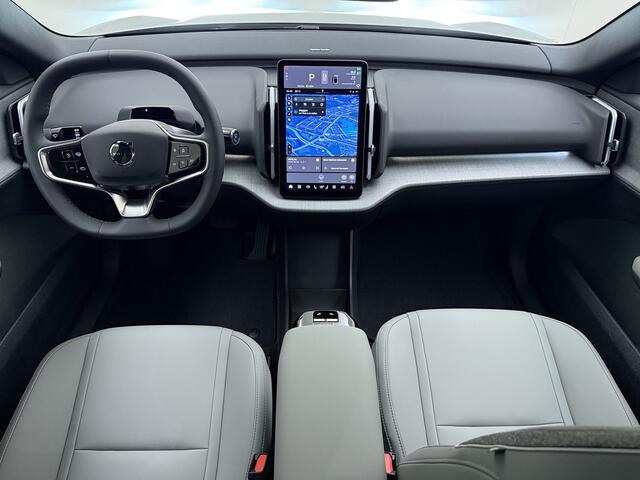 Volvo EX30 Cross Country P5 Long Range Plus Europa 69 kWh / Direct leverbaar / Elektrische stoelen / Getint glas / Stoel&stuurverwarming.