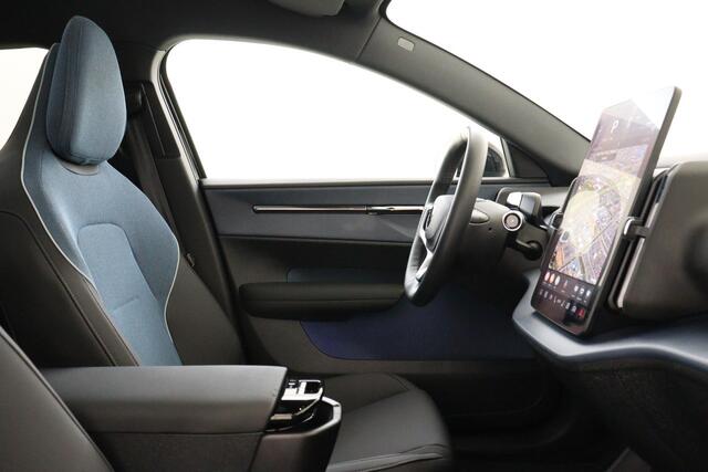 Volvo EX30 TWIN MOTOR PERFORMANCE ULTRA 69 kWh -PANO.DAK|HARMAN/KARDON|POWER-SEATS|360°CAM|AUT.INPARKEREN|CLIMATE|PRIVACY.GLAS|TREKHAAK|20"|SoH:90%