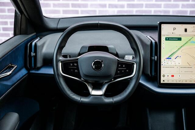 Volvo EX30 Single Motor Extended Range Plus 69 kWh | Climate Pack | Stoel en Stuurverwarming | Keyless Entry | Zwart Dak | Adaptieve Cruise Control | Blis |