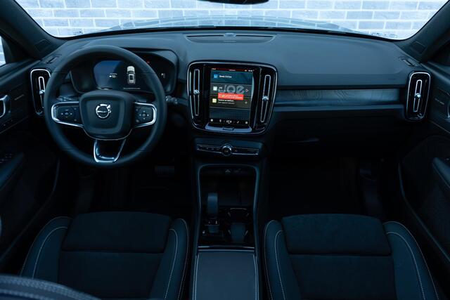 Volvo EX40 Black Edition Ultra Single Motor Extended Range | Snel rijden| Op voorraad | Climate Line | Edition Pack