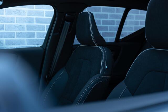 Volvo EX40 Black Edition Ultra Single Motor Extended Range | Snel rijden| Op voorraad | Climate Line | Edition Pack