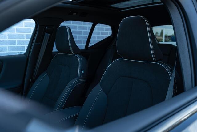 Volvo EX40 Black Edition Ultra Single Motor Extended Range | Snel rijden| Op voorraad | Climate Line | Edition Pack