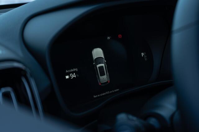 Volvo EX40 Black Edition Ultra Single Motor Extended Range | Snel rijden| Op voorraad | Climate Line | Edition Pack