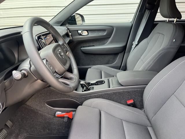 Volvo EX40 Single Motor Extended Range Business Ed. 82 kWh / Fiscale waarde 51.8252 / Adaptieve cruise control / 360 camera / Nieuw uit voorraad /