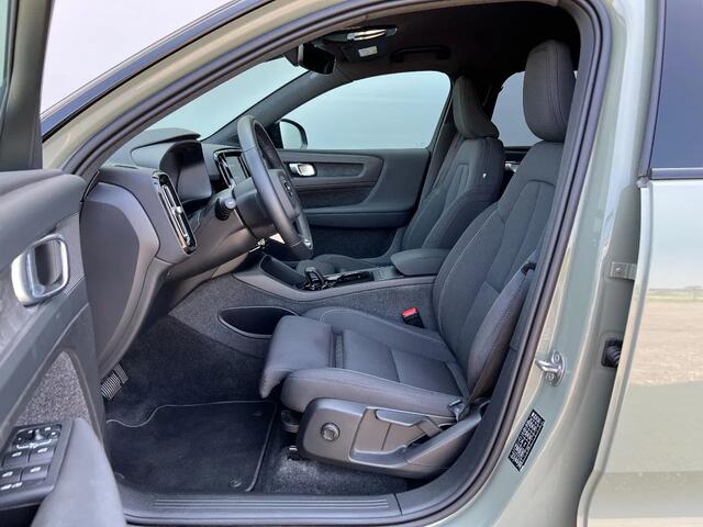 Volvo EX40 70 kWh PLUS, Two tone, ACC, Warmtepomp