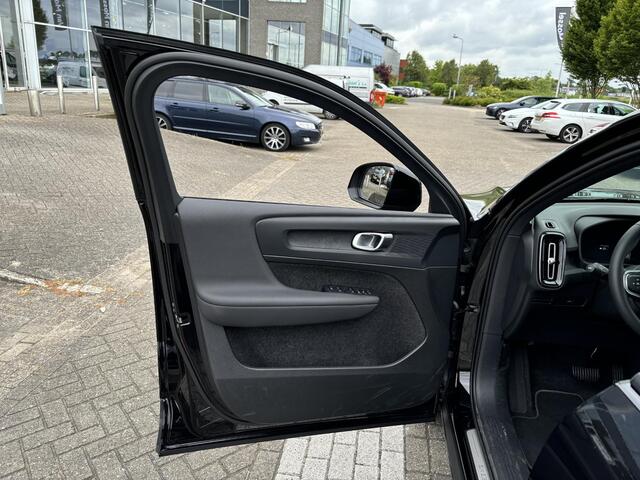 Volvo EX40 Single Motor Core 70 kWh | Privacy Glas | 19 Inch Diamond Cut Velgen | Nieuw uit voorraad |