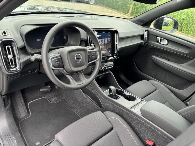 Volvo EX40 Single Motor Core 70 kWh | Privacy Glas | 19 Inch Diamond Cut Velgen | Nieuw uit voorraad |