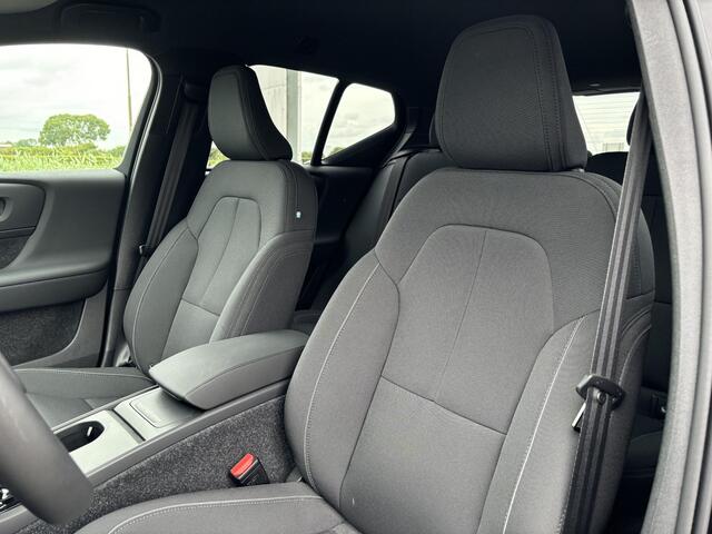 Volvo EX40 Single Motor Core 70 kWh | Privacy Glas | 19 Inch Diamond Cut Velgen | Nieuw uit voorraad |