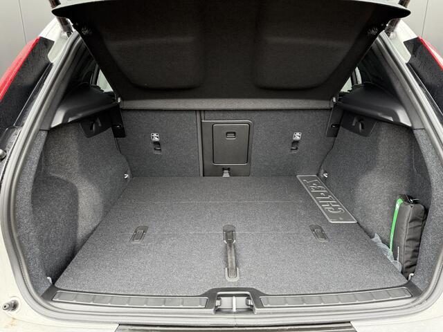 Volvo EX40 Single Motor Business Edition 70 kWh Harman kardon 19 inch extra getint glas intellisafe climate line all weather banden