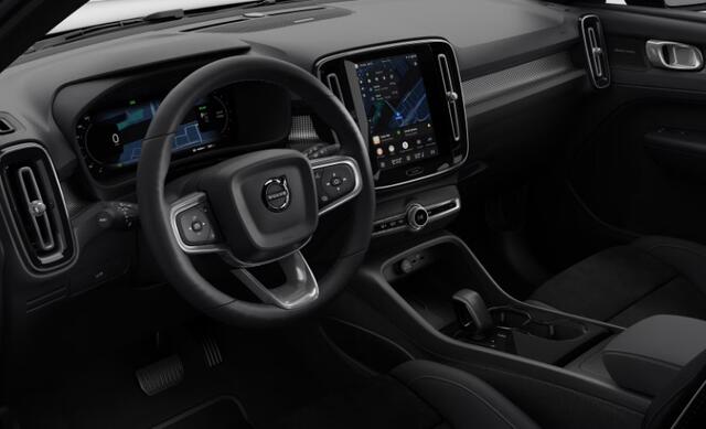Volvo EX40 Single Motor Extended Range Plus Black Ed. 82 kWh Panoramadak / Apple Carplay / Android Auto / Harman kardon audio / Adaptive cruise control / Pilot assist / Lichtmetalen velgen /