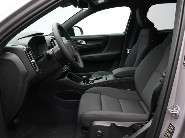Volvo EX40 Single Motor Extended Range Business Ed. 82 kWh / Stoel + Stuurverwarming / Harman Kardon / Adaptive Cruise / BLIS / All-Season Banden /