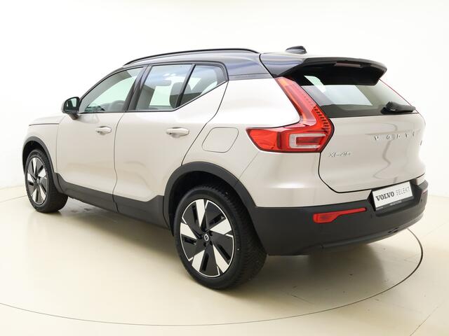 Volvo EX40 Extended Range Plus 82 kWh / ¤ 9.500,- demokorting / 3 jaar gratis onderhoud / El. Trekhaak / Warmtepomp / Stoel + Stuurw. Verwarming /