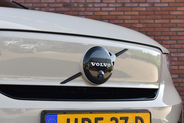 Volvo EX40 252PK Extended Range Ultra 82 kWh | Luxe lederen bekleding | Exterieur delen in kleur | Panorama dak | H&K audio