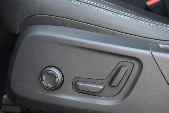Volvo EX40 252PK Extended Range Ultra 82 kWh | Luxe lederen bekleding | Exterieur delen in kleur | Panorama dak | H&K audio