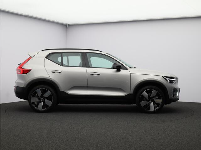 Volvo EX40 Single Motor Extended Range Plus 82 kWh / Trekhaak / Stoel- & Stuurwielverwarming / BLIS / Elek. verstelbare stoelen / Pilot Assist / 20'' / Achteruitrijcamera