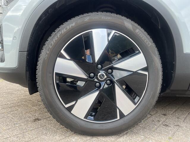 Volvo EX40 Single Motor Extended Range Ultra 82 kWh / Pixel LED / 19" Velgen / 360º Camera /