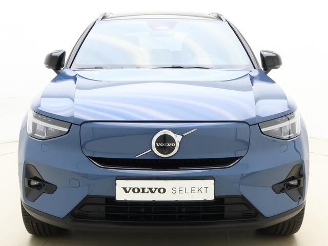 Volvo EX40 Extended Range Ultra 82 kWh / Harman en Kardon / Elektr. stoelen / Trekhaak / Panorama dak / Camera rondom / Stoel/- en stuurverwarming / Warmtepomp /