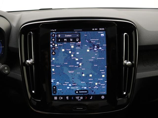 Volvo EX40 Extended Range Ultra 82 kWh / Harman en Kardon / Elektr. stoelen / Trekhaak / Panorama dak / Camera rondom / Stoel/- en stuurverwarming / Warmtepomp /