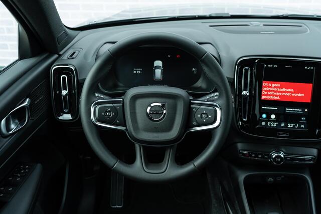 Volvo EX40 Black Edition Plus Extended Range | Op voorraad | Warmtepomp | 20" | Donker glas | Premium Audio