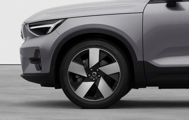 Volvo EX40 252PK Single Motor Extended Range 82 kWh Plus / Lounge Pakket / Extra getint glas / 360 Camera / 20'' velgen / Panoramadak / Zwart dak