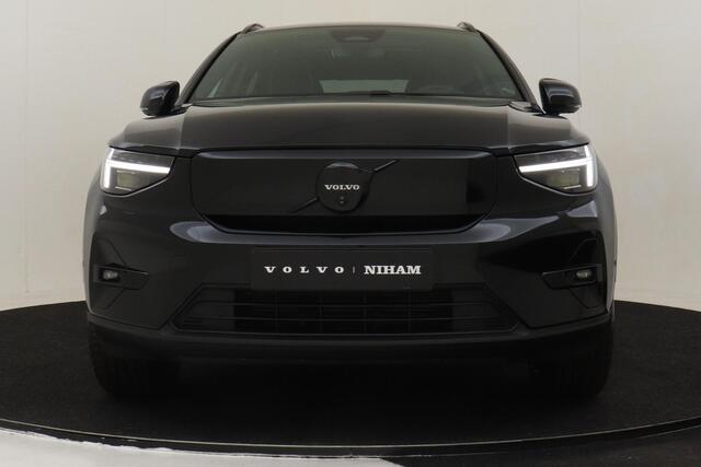 Volvo EX40 TWIN MOTOR PERFORMANCE ULTRA BLACK EDITION 82 kWh -PANO.DAK|HARMAN/KARDON|360°CAM|POWER-SEATS|TREKHAAK *NW.PRIJS ¤65.024!*