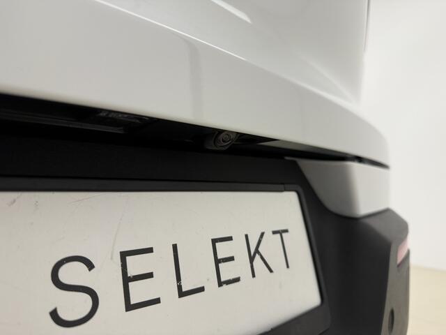 Volvo EX40 Extended Range Ultra 82 kWh / Nubuck / All Season banden / Parelmoer kleur / Panoramadak / Elektr. Stoelen / Harman&Kardon / 360 Camera / Stoel + Stuurw. Verwarming / ACC / BLIS /