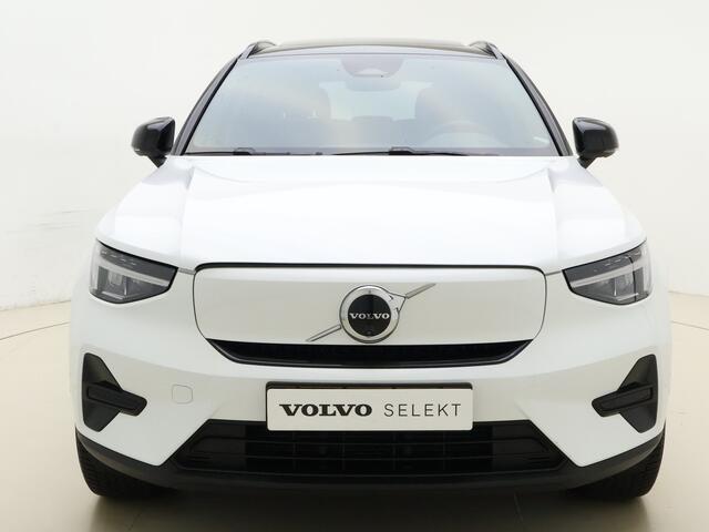 Volvo EX40 Extended Range Ultra 82 kWh / Nubuck / All Season banden / Parelmoer kleur / Panoramadak / Elektr. Stoelen / Harman&Kardon / 360 Camera / Stoel + Stuurw. Verwarming / ACC / BLIS /