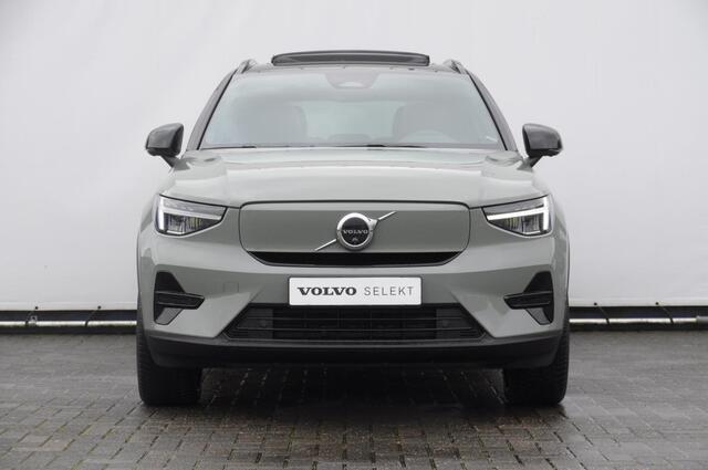Volvo EX40 252PK Automaat Extended Range Ultra Panoramadak / 360 Camera / Apple carplay / Android auto / Elektrisch bedienbare voorstoelen / Pilot assist / Adaptive cruise control / Harman kardon audio / All season banden / Stoelverwarming voor / Warmtepomp