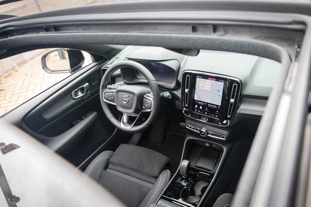 Volvo EX40 Single Motor Extended Range Ultra 82 kWh | Adaptieve Cruise Control | Schuif/Kanteldak | Stoel + Stuurverwarming | Harman Kardon Audio | 20 Inch | Extra Getint Glas Achter |