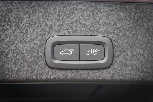 Volvo EX40 Single Motor Extended Range Ultra 82 kWh | Adaptieve Cruise Control | Schuif/Kanteldak | Stoel + Stuurverwarming | Harman Kardon Audio | 20 Inch | Extra Getint Glas Achter |