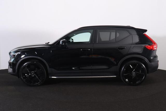 Volvo EX40 Ultra Black Ed. 82 kWh -Panorama/schuifdak - IntelliSafe Assist & Surround - 360º Camera - Harman/Kardon audio - Verwarmde voorstoelen, stuur & achterbank - Parkeersensoren voor & achter - Elektr. bedienb. voorstoelen met geheugen links - Draadloze tel. l